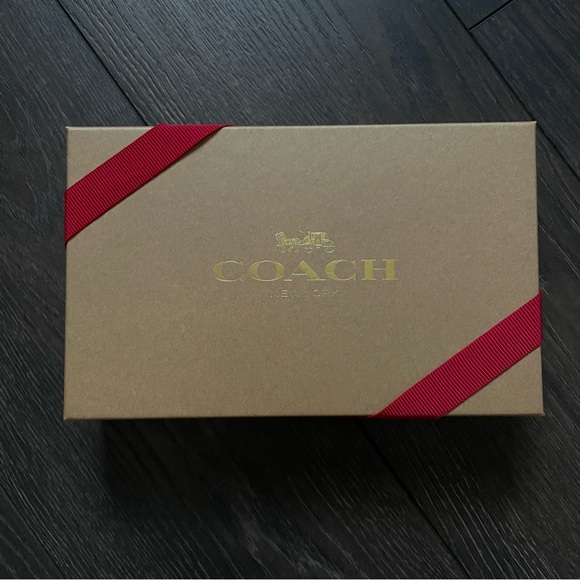 NWT Coach Corner Zip Wristlet in Black Signature Embossed Leather - Picture 8 of 8